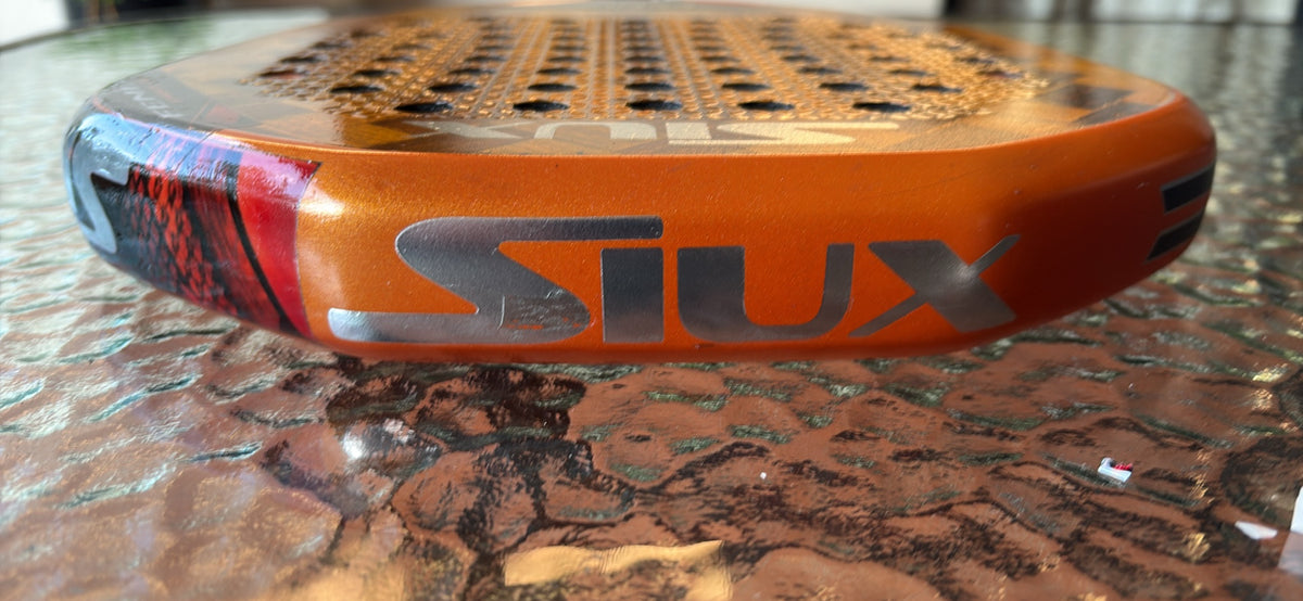 🔥🦅 PREOWNED SIUX FENIX PRO 4 PADEL RACKET 🦅🔥