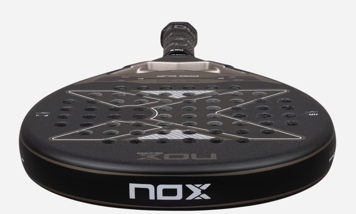 🎾 NOX AT10 Pro Cup Hard 26 – Agustín Tapia Padel Racket