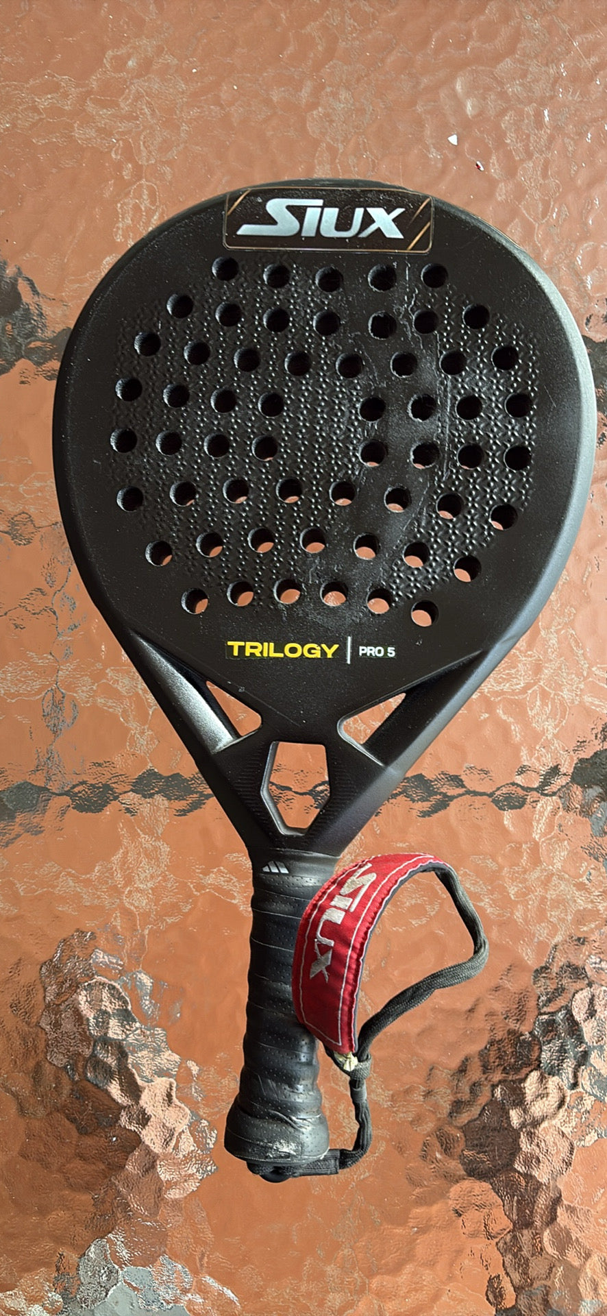 🖤🎾 PREOWNED SIUX TRILOGY PRO 5 — CUSTOM BLACK PADEL RACKET 🎾🖤